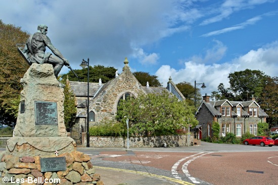 War memorial beside MacLellan's Castle Kirkcudbright.